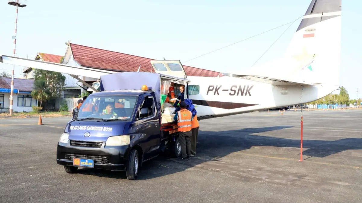 OMC: Pesawat pelaksana Operasi Modifikasi Cuaca (OMC) diterbangkan dari Lanud Sjamsudin Noor untuk melakukan penyemaian awan di Kalimantan Selatan. (Foto: Lanud Sjamsudin Noor untuk Radar Banjarmasin)
