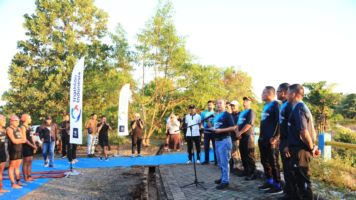 TRIATHLON: Pembukaan kegiatan olahraga triathlon di Kalimantan Selatan. (M Idris Jian Sidik)
