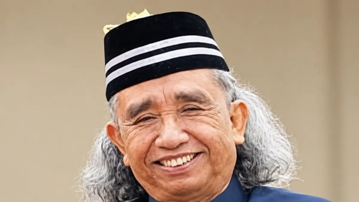 Ersis Warmansyah Abbas (Datuk Cendekia Hikmadiraja Kesultanan Banjar)
