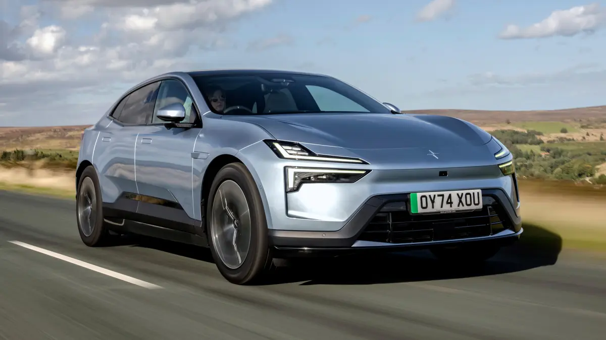 MELINTAS:&nbsp;Polestar&nbsp;4&nbsp;melintas&nbsp;di&nbsp;salah&nbsp;satu&nbsp;ruas&nbsp;jalan&nbsp;di&nbsp;Inggris.&nbsp;(Web&nbsp;Polestar)&nbsp;