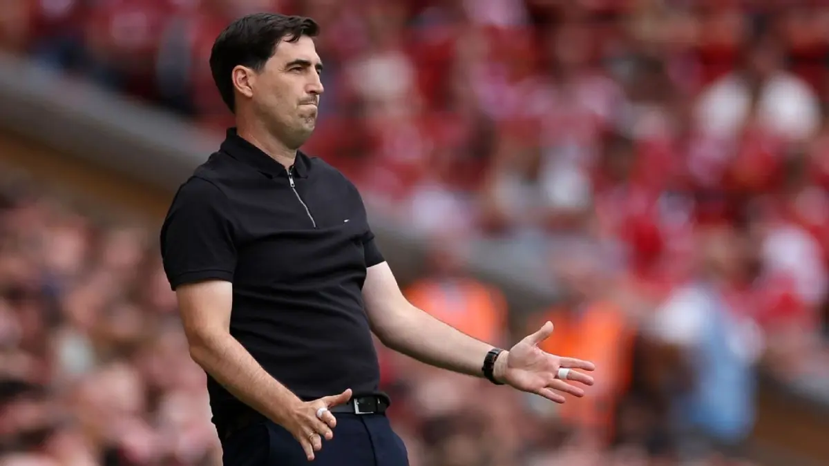 BERSIAP: Pelatih anyar Liverpool, Andoni Iraola bersiap mengahadapi Atletico Madrid di Liga Champions.&nbsp;