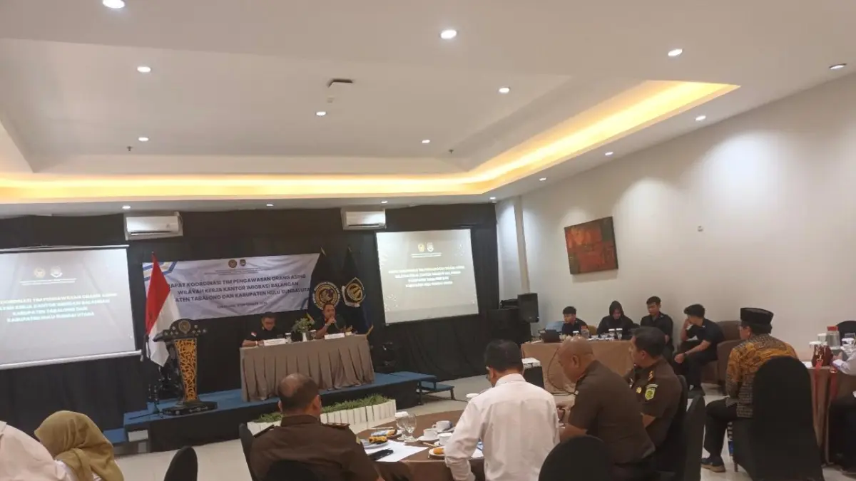 Jajaran tim pengawas orang asing rapat koordinasi di Hotel Aston Tanjung&nbsp;(Foto &nbsp;: Ibnu Dwi Wahyudi/Radar Banjarmasin)
