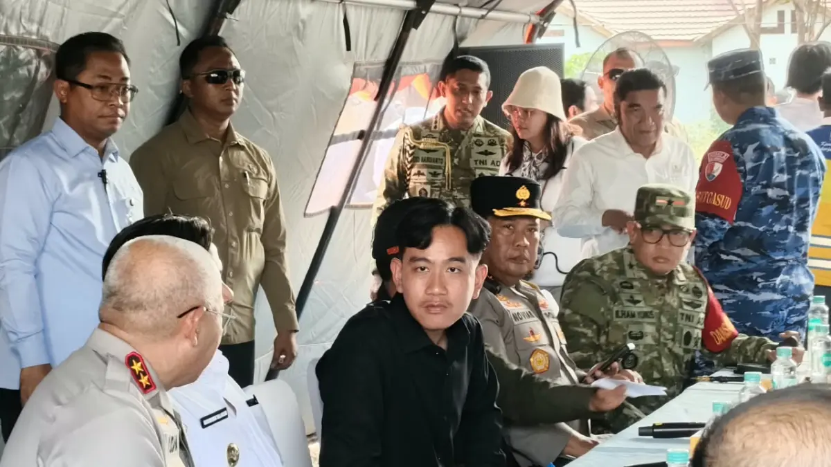 SAMBUTAN: Wapres RI Gibran Rakabuming Raka meninjau langsung penanganan kebakaran hutan dan lahan (karhutla) di Kalimantan Selatan, Kamis (10/9/2026).