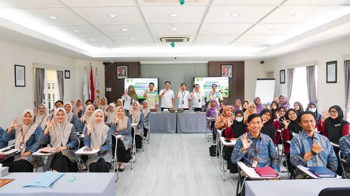 SEMANGAT: CSR Section Head PT Adaro Indonesia Aan Nurhadi memberi motivasi kepada para pengasuh TPA Balangan dan Tabalong untuk mengikuti SIBIMA dan TAMASYA.