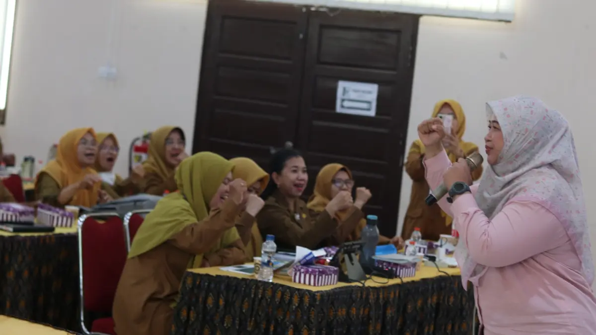 SEMANGAT: Puluhan Guru SMKN 2 Banjarbaru antusias mengikuti penguatan BKK bersama Narasumber