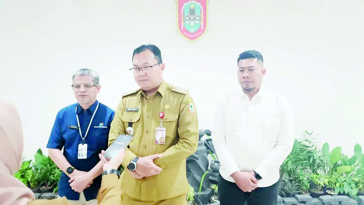 MENJELASKAN: Kepala Biro Perekonomian Setda Provinsi Kalsel, Eddy Elminsyah Jaya, menjelaskan terkait pengendalian inflasi Banua.&nbsp;
(MC KALSEL)