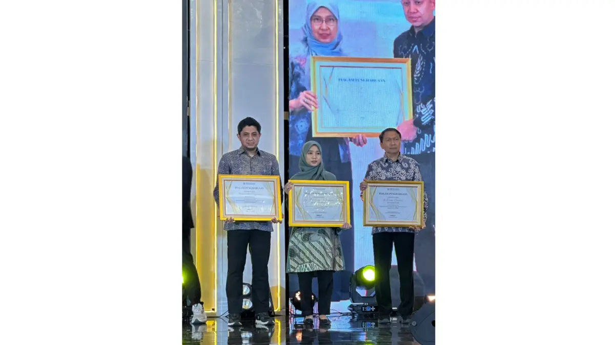 MOMEN: MMC ULM Banjarbaru berfoto bersama para penerima penghargaan Lomba Video Konten Edukasi JKN Tingkat Nasional 2026.