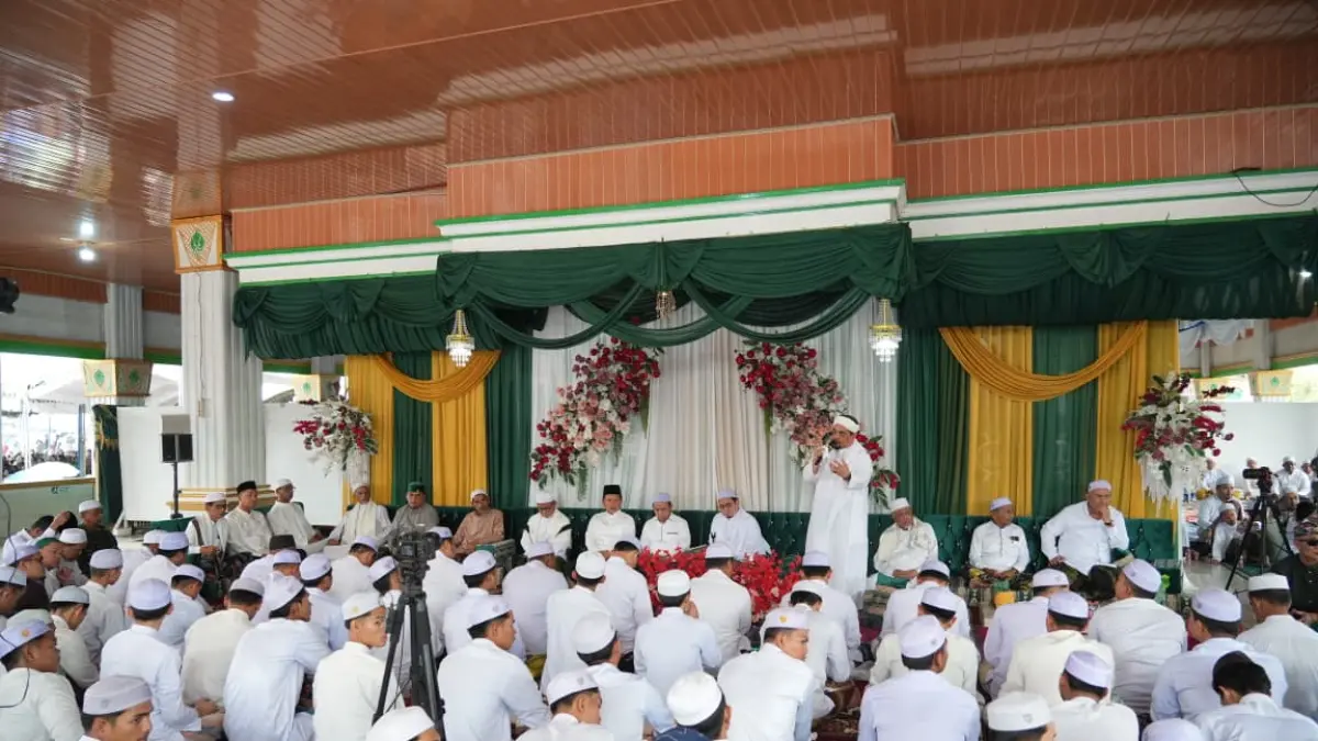 RIBUAN JEMAAH: Haul Datu Qabul ke-16 dihadiri ribuan jemaah yang mengikuti secara antusias.
Foto Rasidi Fadli