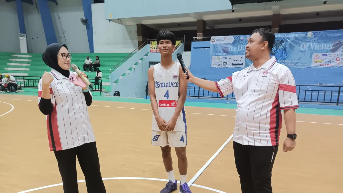 SOSIALISASI: Wakil Ketua SDM Bidang eSports Perbasi Kalsel, M Idris Jian Sidik, saat mensosialisasikan program Perbasi Kalsel Go to School dalam Turnamen SMAGA Cup di GOR Hasanuddin HM Banjarmasin.(dok Perbasi Kalsel)