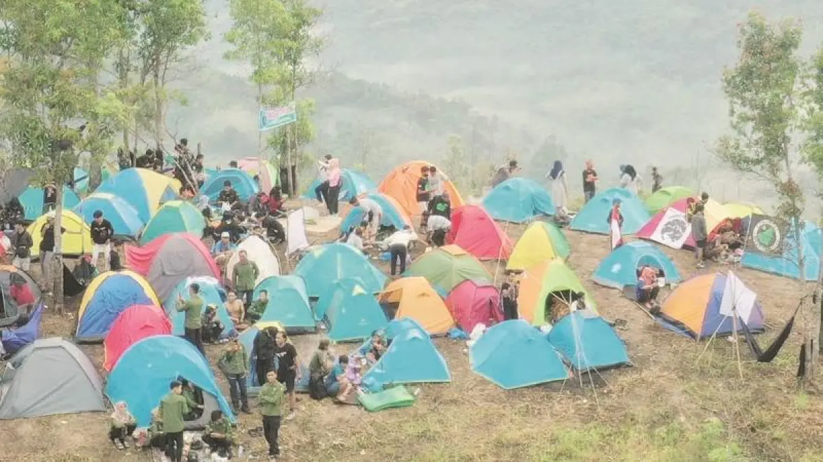 WISATA: Salah satu destinasi wisata perbukitan di Kabupaten Hulu Sungai Selatan yang ramai dikunjungi wisatawan. Potensi wisata di sejumlah kecamatan diusulkan masuk dalam RTRW HSS 2026–2046.