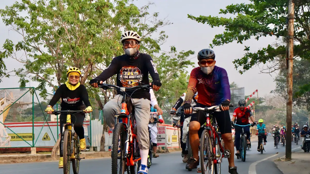 HAORNAS: Peserta gowes dalam rangka memperingati Hari Olahraga Nasional (Haornas) ke-43 Tahun 2026 di halaman Kantor Dispora Kalimantan Selatan, Banjarmasin. (M Idris Jian Sidik)