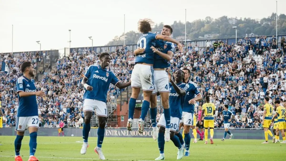 BERBAHAYA: Pemain Como merayakan gol ke gawang AS Roma pada pekan keempat Serie A 2026/2027 giornata ke-4, Selasa (15/9) dini hari. 
(AFP)