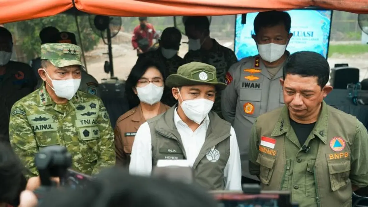 CABUT IZIN: Menteri Kehutanan Raja Juli Antoni menjelaskan pencabutan izin lima perusahaan terkait karhutla. (KEMENHUT)