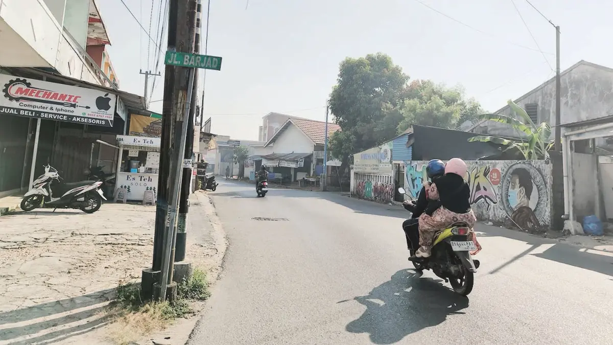 SATU ARAH: Dishub Banjarbaru mengusulkan pengembalian penerapan sistem satu arah (one way) di Jalan Barjad, Kelurahan Loktabat Utara.&nbsp;
(Sheilla/Radar Banjarmasin)