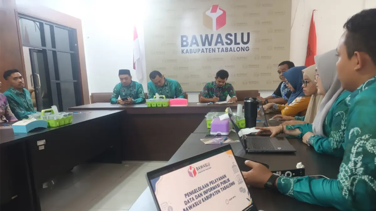 DISKUSI: Jajaran Bawaslu dan Diskominfo Tabalong saat bersilaturahmi.