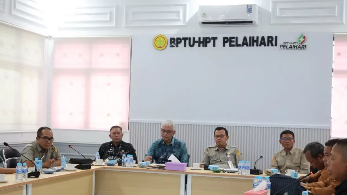 KUNKER: Wabup HSU, Hero Setiawan bersama rombongan meninjau fasilitas pembibitan ternak di BPTU-HPT Kabupaten Tanah Laut, Kamis (24/9/2026).