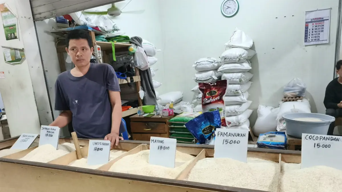 NAIK: Kenaikan harga beras di Banjarbaru dipicu kekeringan dan puso lahan pertanian di Kalsel.