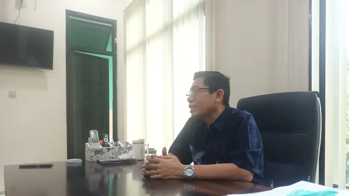 MENJELASKAN: Kepala Dinkes Tabalong, Ahmad Baihaqi menjelaskan lonjakan ISPA akibat kabut asap. (Foto : Ibnu Dwi Wahyudi/ Radar Banjarmasin)