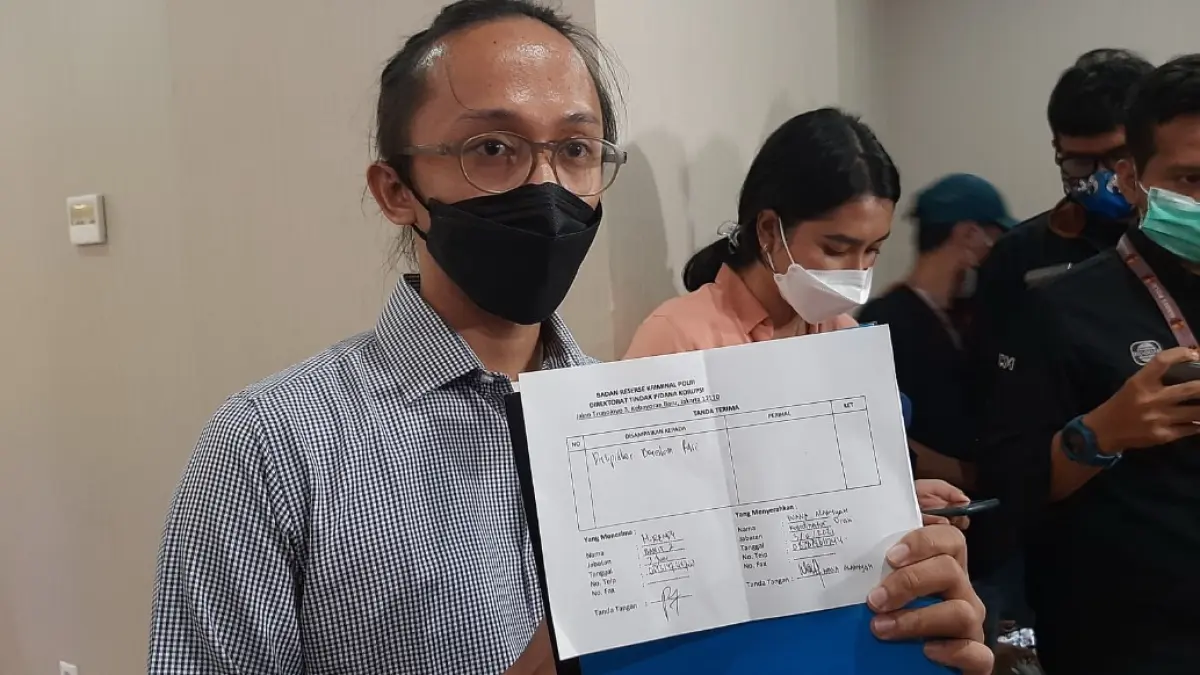 BERSUARA: Divisi Investigasi ICW Wana Alamsyah di Bareskrim Polri. (Sabik)).