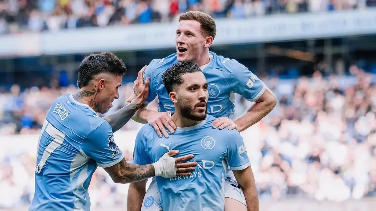 TERANCAM: Manchester City terancam hadapi sanksi berat dari Premier League. (@mancity/Instagram).