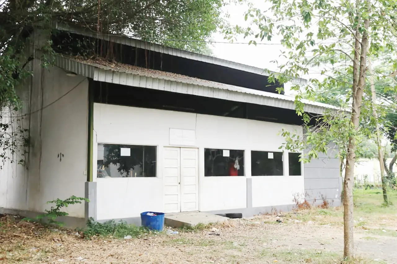 GEDUNG BELADIRI: Digunakan secara bergantian oleh beberapa cabang olahraga beladiri, seperti karate, kurash, dan sambo.