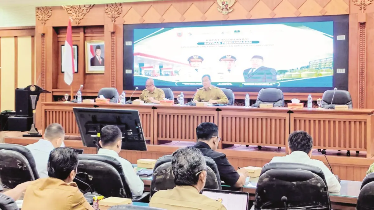 SATGAS: Rapat Satgas BBM dan LPG Bersubsidi yang digelar Selasa (6/10).&nbsp;
(MC kalsel)
