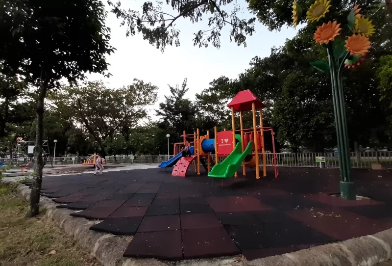 RTH: Area bermain di Taman Kamboja. Rencananya, di ruang terbuka hijau (RTH) ini akan dibangun Monumen Perdamaian Banjarmasin.