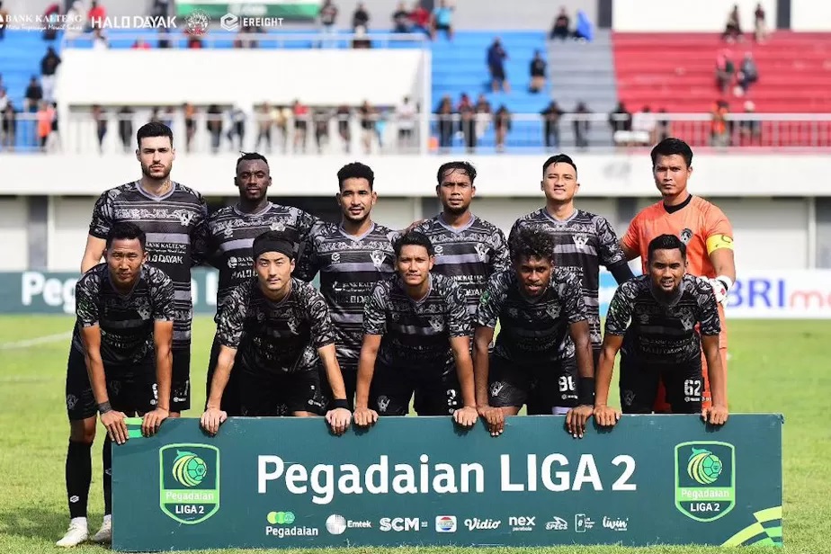 Tim Kalteng Putra saat melawan Persekat Tegal pada 12 Januari. Kini, tim tersebut sedang bermasalah karena tidak membayar gaji pemain. (Instagram Kalteng Putra)