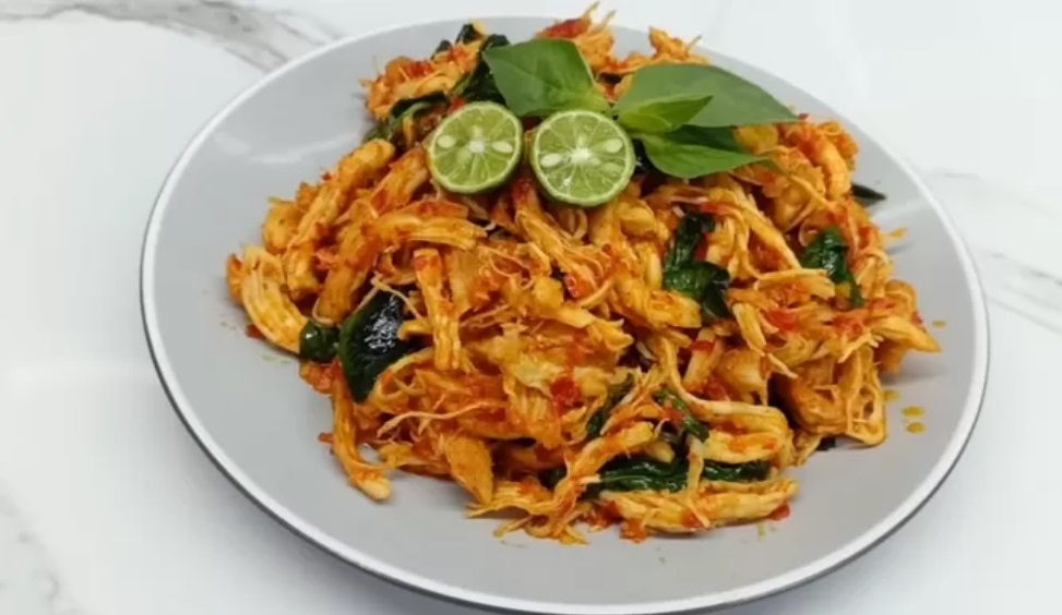 Resep Ayam Suwir Kemangi Khas Bali / YouTube @CR_COOK