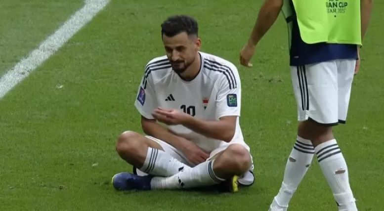KONTROVERSIAL: Selebrasi Aymen Hussein harus dibayar mahal dengan kartu merah dan tersingkirnya Irak dari Piala Asia 2023. (AFC)