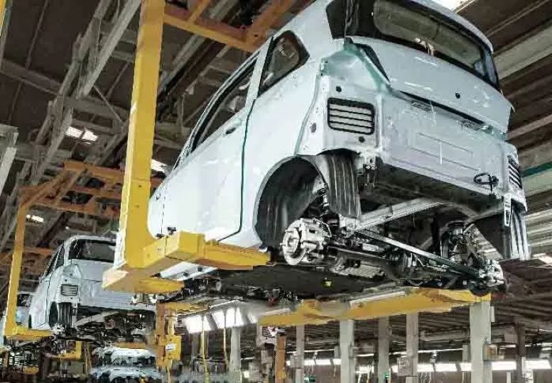 Mobil listrik Seres E1 mulai diproduksi lokal di pabrik DFSK di Cikande, Banten.