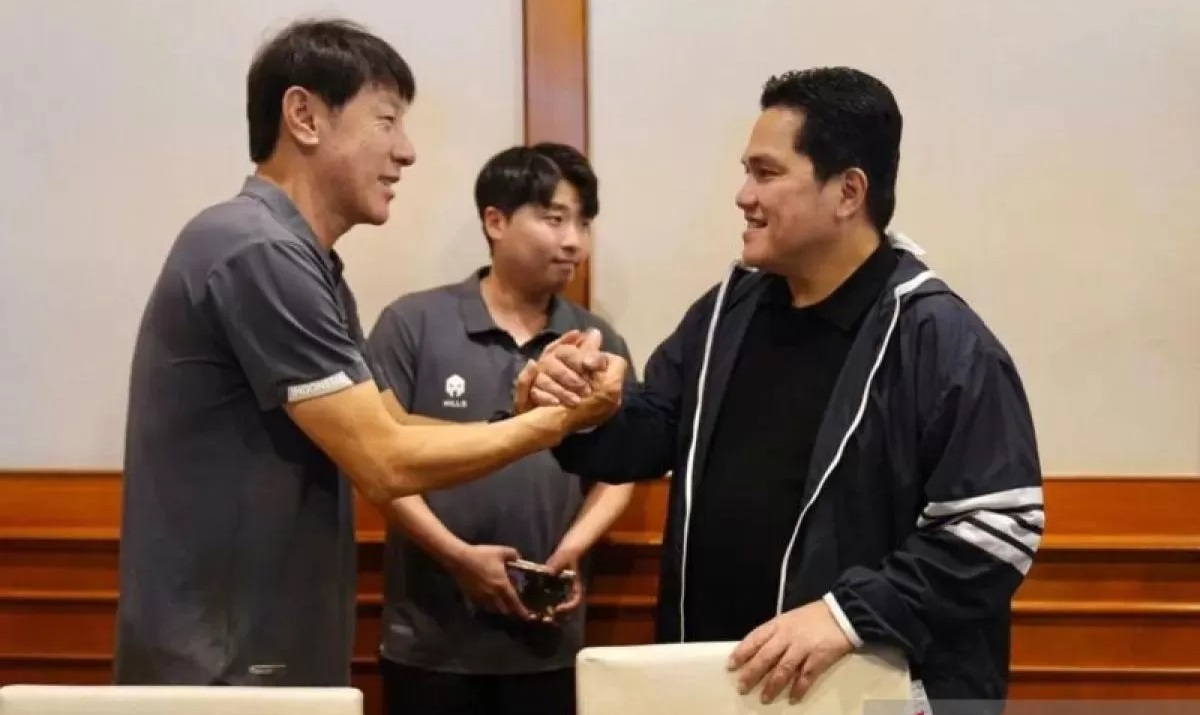 Shin Tae Yong dan Ketum PSSI, Erick Thohir menjawab rumor akan melatih negara lain