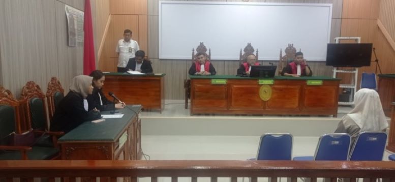 Caleg SR saat menjalani sidang perdana di PN Nunukan.
