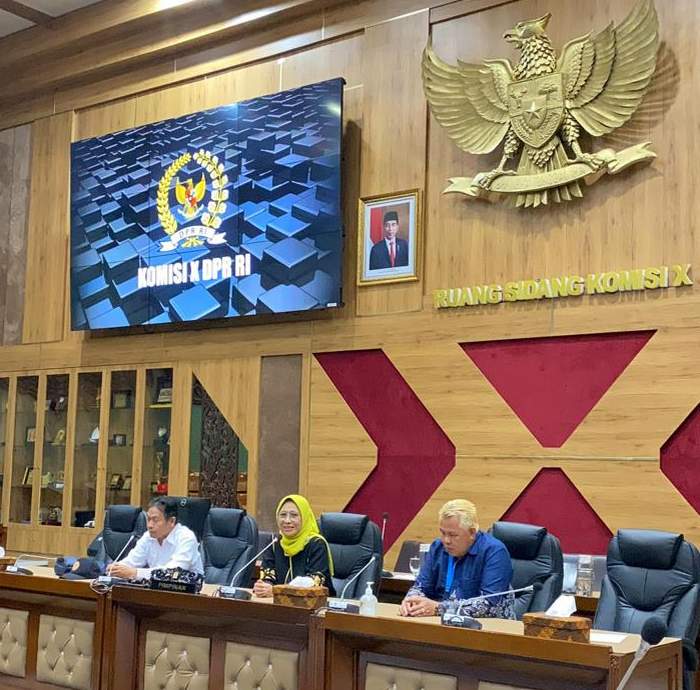 KOORDINASI: Ketua Apdesi Paser Nasri saat berkunjung ke Komisi X DPR RI belum lama ini.