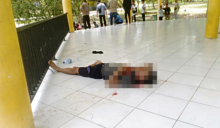 TRAGIS: Sesosok pria tak bernyawa tergeletak di Gazebo Pangkalan Bun Park Jalan HM Rafii Pangkalan Bun, Jumat (9/2/2024)