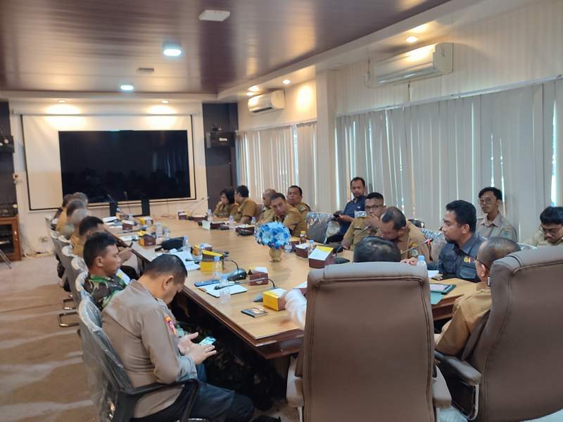 PERSIAPAN: Pemkab Paser bersama penyelenggara pemilu menggelar rapat persiapan Pemilu 2024, Senin (12/2).&nbsp;