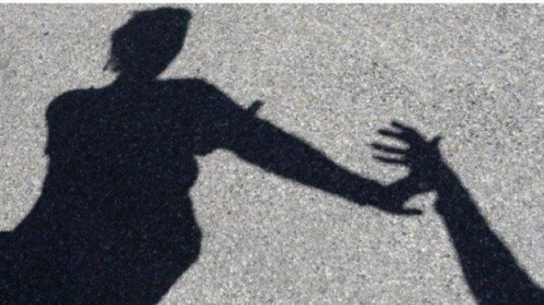 ilustrasi peremas payudara