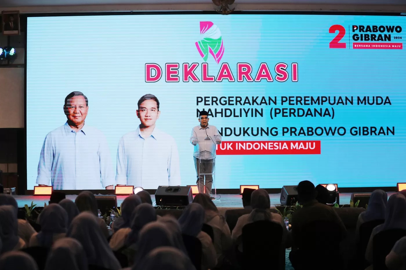 Sekjen Partai Gerindra Ahmad Muzani saat berpidato pada deklarasi Pergerakan Perempuan Muda Nahdliyin (Perdana) mendukung pasangan Prabowo-Gibran di Jakarta, Rabu (6/12/2023). (DERY RIDWANSAH/ JAWAPOS