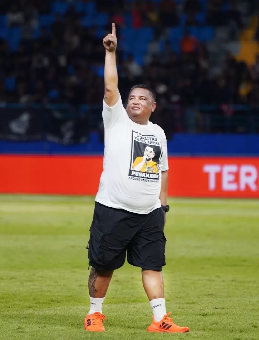 Dandri Dauri saat masih menjabat manajer Borneo FC.