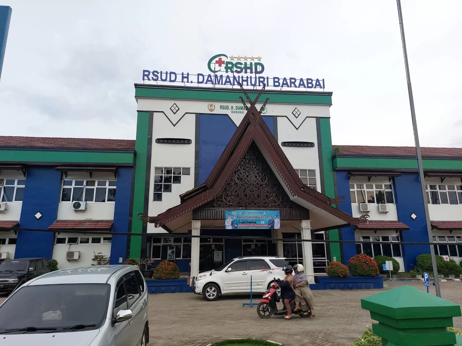 DIRAWAT: Enam anggota KPPS masih dirawat di RSUD H Damanhuri Barabai, dua orang sudah dipulangkan.(Foto:Jamaluddin/Radar Banjarmasin)