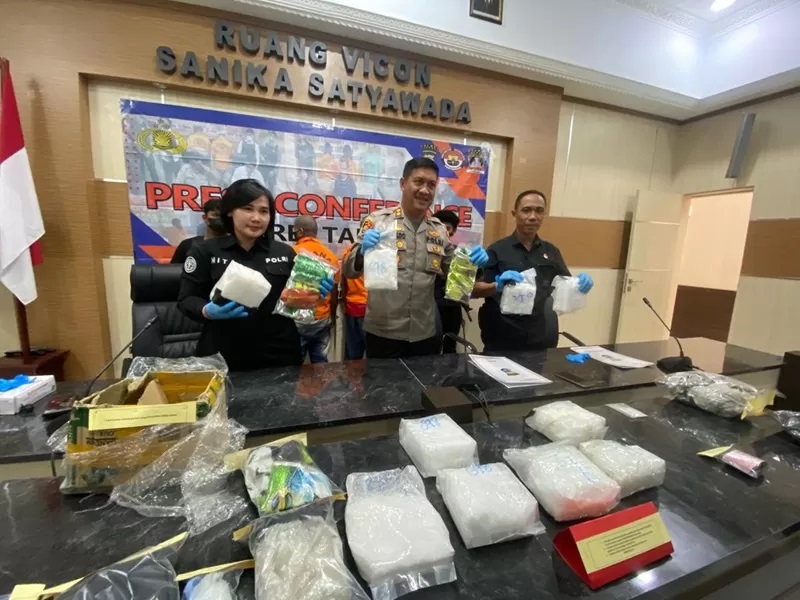 DITUNTUT: Perkara sabu 10 kg yang diungkap Polres Tarakan di tahun lalu saat ini sudah menjalani sidang tuntutan. FOTO: ELIAZAR/RADAR TARAKAN