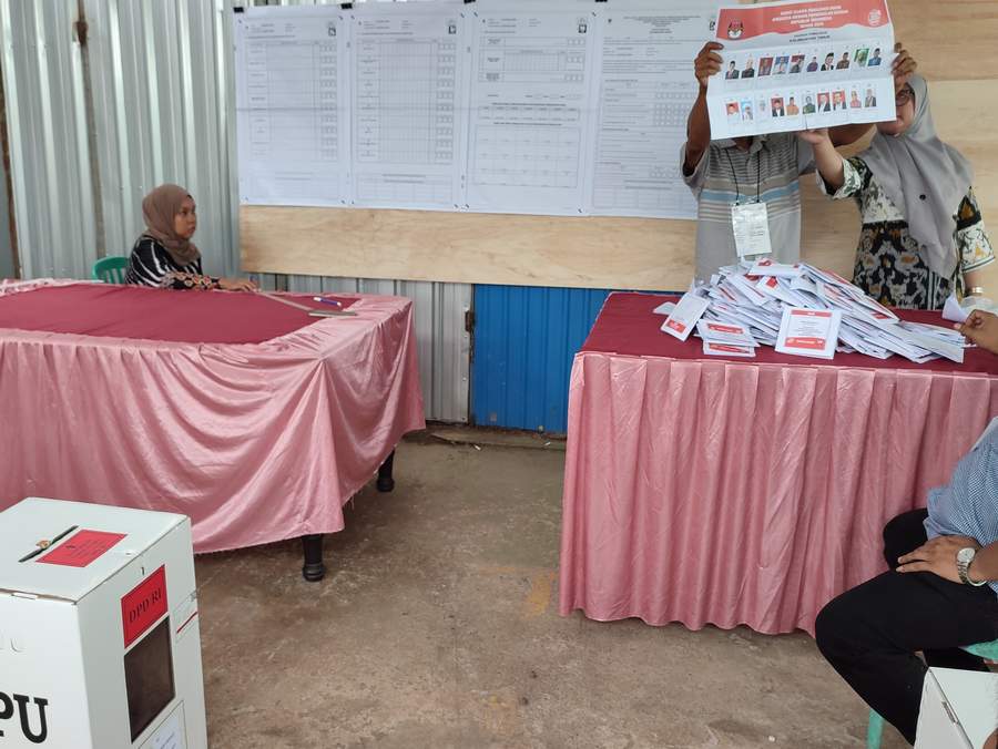 BANYAK KEJUTAN: Hasil hitung cepat sementara pemilihan legislatif DPRD Kabupaten Paser diprediksi bakal didominasi oleh PKB dan Golkar.&nbsp;NAJIB/KP