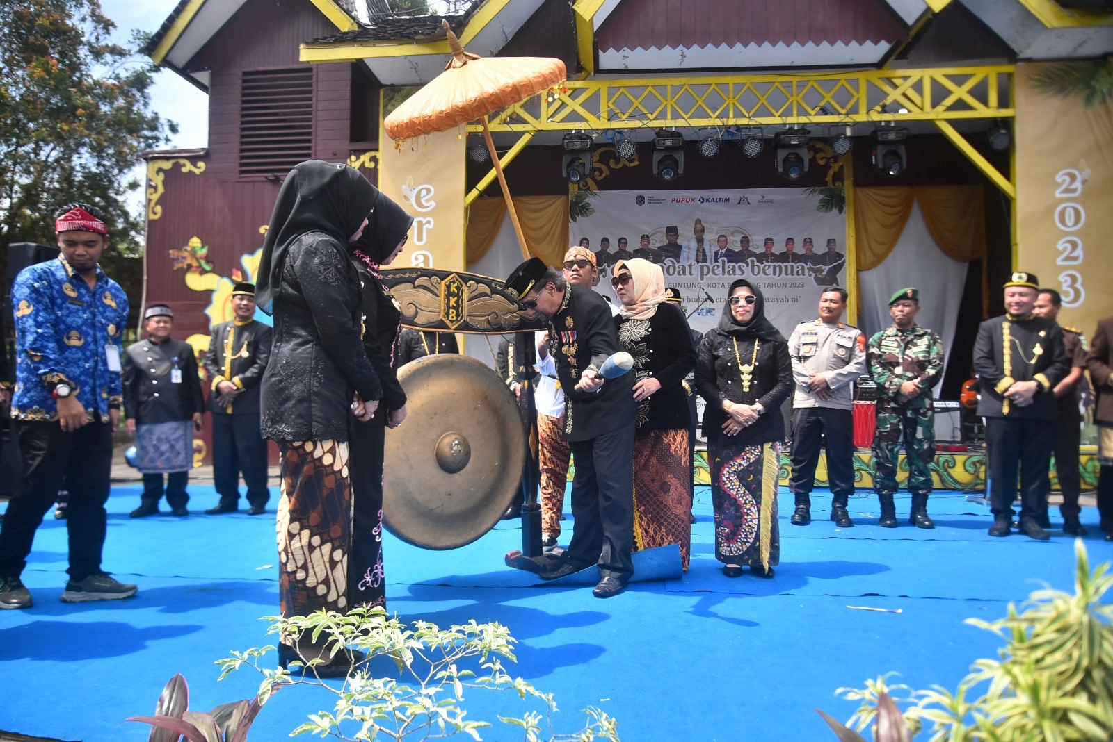 DIKERJAKAN TAHUN INI: Setelah menyelesaikan bagian bangunan utama, replika rumah adat Kutai di Guntung diteruskan dengan membangun beberapa fasilitas pendukung lainnya.