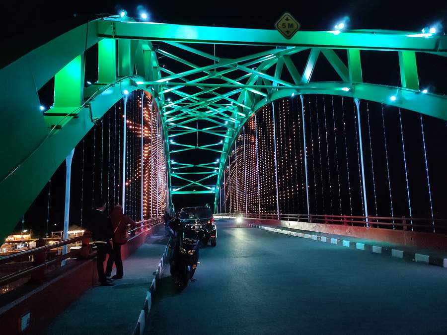 PANTAU: Jembatan Kandilo dinilai perlu memiliki kamera pengawas.