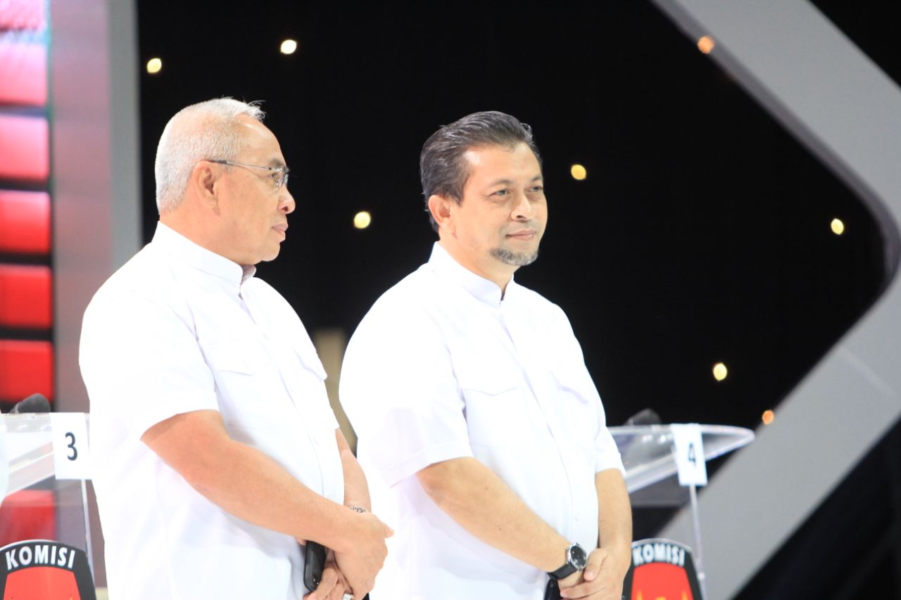 Pasangan Isran-Hadi saat debat di Pemilihan Gubernur 5 tahun lalu.