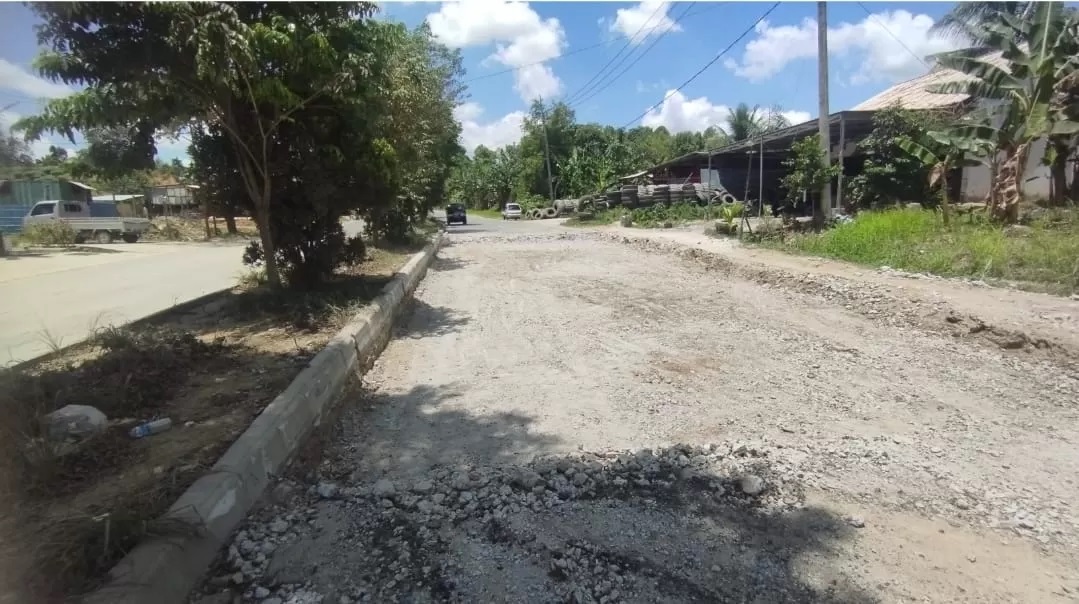 PERMANEN: Kondisi Jalan Nusyirwan Ismail yang sebelumnya rusak, kini tahap perbaikan oleh tim UPTD Wilayah 2 DPUPR-Pera Kaltim, Kamis (22/2).