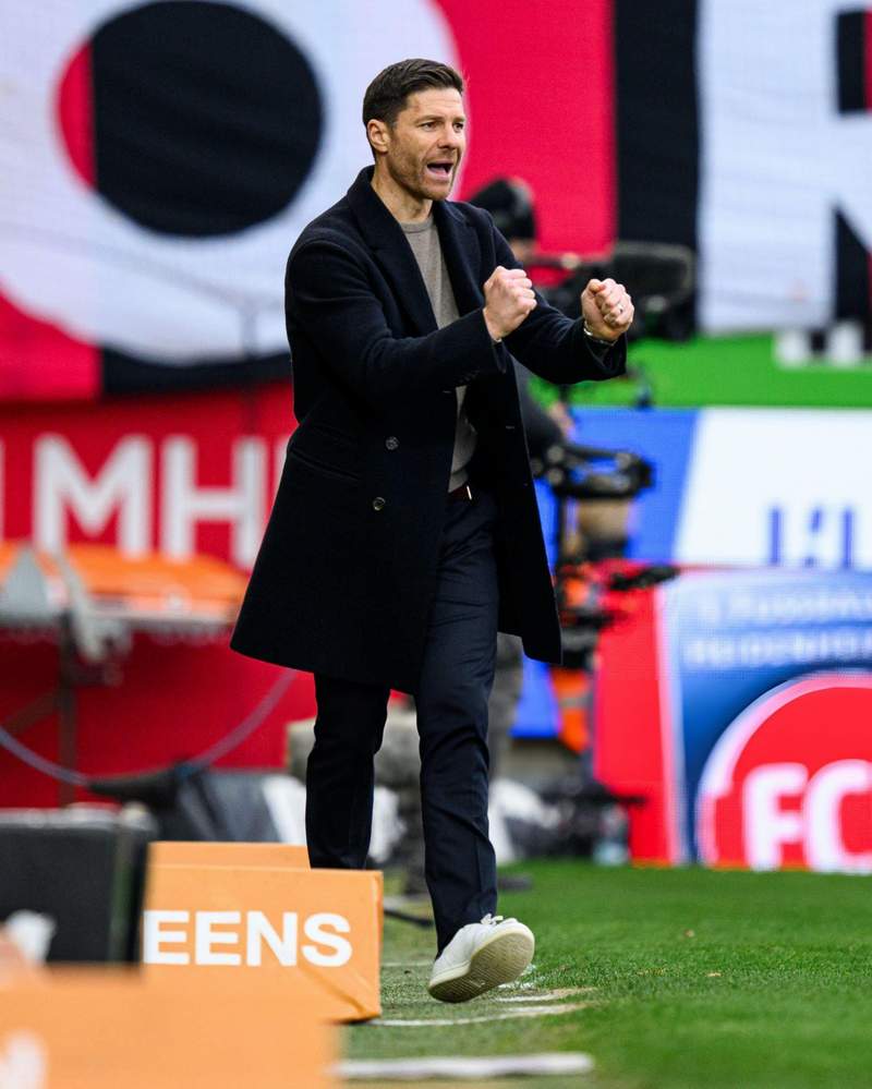 FOKUS DI TIM: Xabi Alonso membantah spekulasi tentang pekerjaan di luar Bayer Leverkusen.