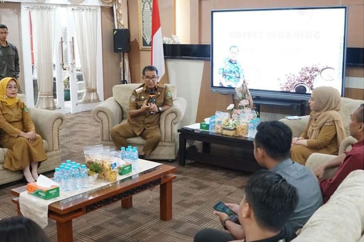 Pj Gubernur Kaltim Akmal Malik saat berjumpa wartawan.