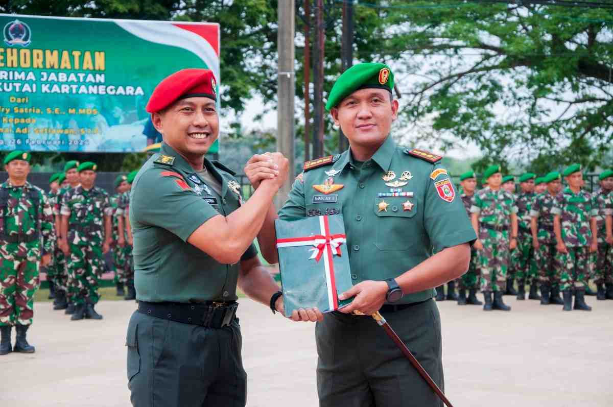 Letkol Inf Jeffry Satria melakukan Sertijab kepada Dandim 0906/KKR Letkol Czi Damai Adi Setiawan (Putra/KP)