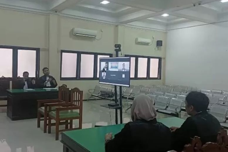 KASUS KORUPSI: Sidang pembacaan nota keberatan Abdul Gafur Masud dan tim kuasa hukumnya, beberapa waktu lalu. ROBAYU/KALTIM POST